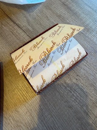 Cartera de piel azul oscuro