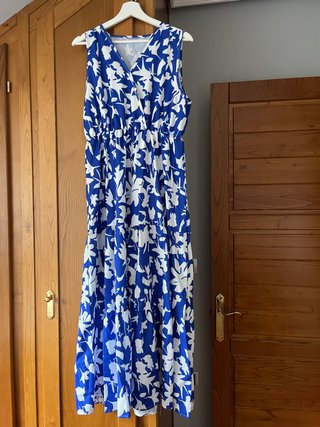 Vestido maxi floral azul y blanco