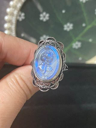 Anillo de Labradorita con Grabado Floral
