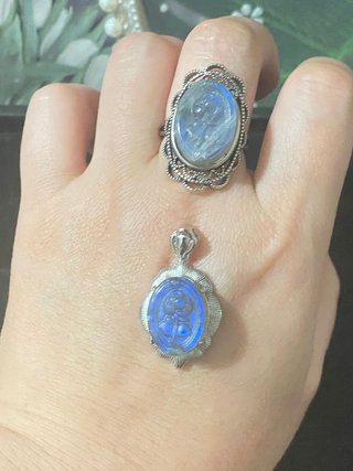 Anillo de Labradorita con Grabado Floral