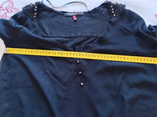 Blusa gasa negra pedrería talla M