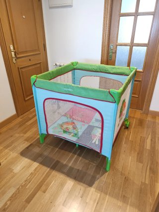 Parque infantil bebé con ruedas y desmontable.