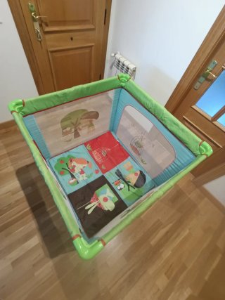 Parque infantil bebé con ruedas y desmontable.