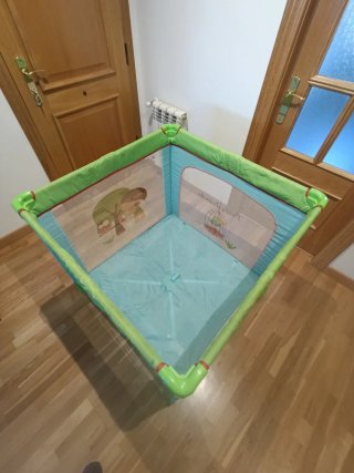 Parque infantil bebé con ruedas y desmontable.