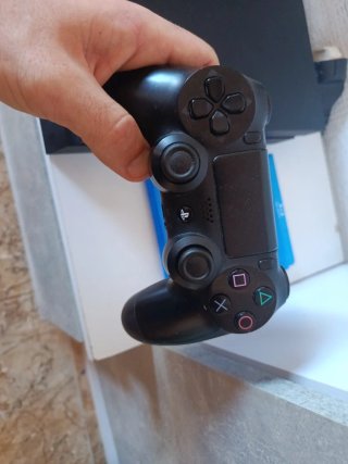 PS4 (PlayStation 4) Negra