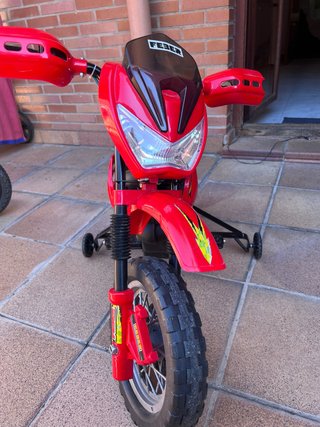Moto eléctrica Feber para niño