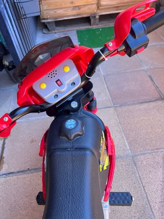 Moto eléctrica Feber para niño