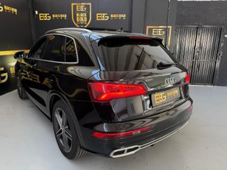 Audi SQ5 Audi SQ5 TFSI quattro 3.0 TFSI V6 354 CV (260 kW) quattro triptonic