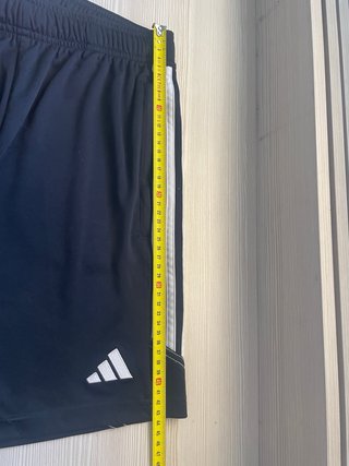 Pantalón corto Adidas negro, talla 13 años 164