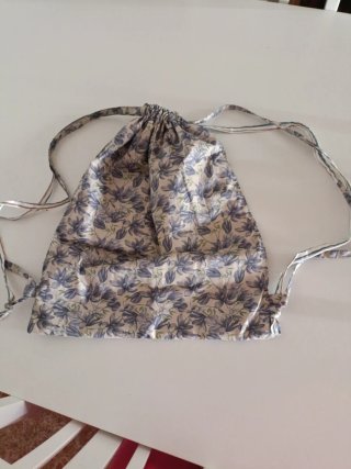 Mochila con estampado floral