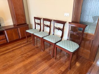 Juego de 4 sillas de comedor de madera