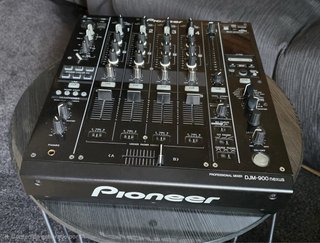 Pioneer DJM-900NXS + Maletín