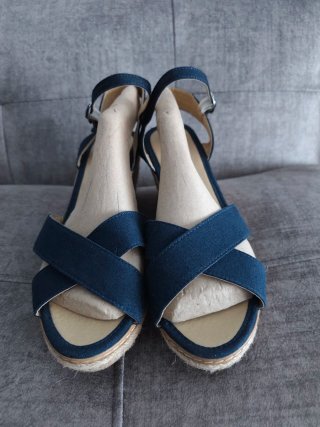 Sandalias cuña Esmara azul