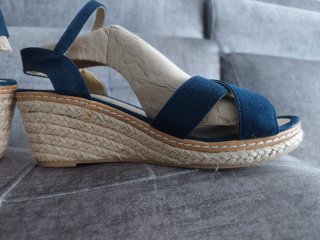Sandalias cuña Esmara azul