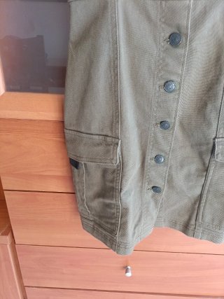 Vestido verde militar ajustado