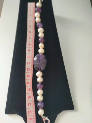 Conjunto artesanal de pulsera y pendientes de perl