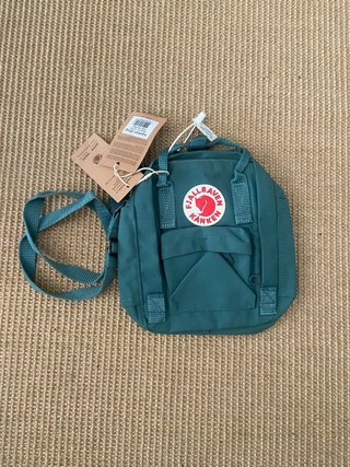 Mochila Fjallraven Kanken Verde Pequeña
