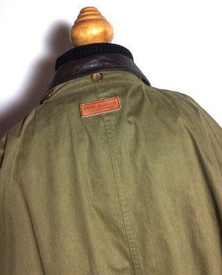 Parka Pull&Bear verde militar