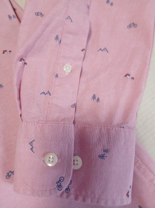Camisa de hombre rosa con estampado