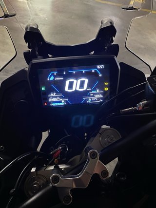 Moto Voge 525DSX Negra y Dorada