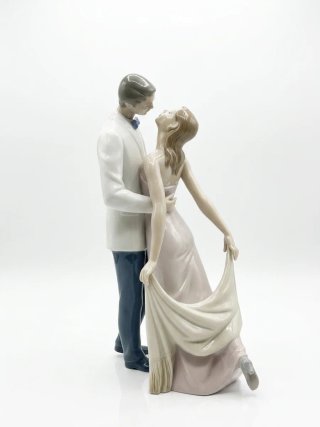 Figura Lladro Pareja Feliz Aniversario