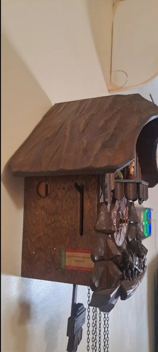 Reloj de cuco de madera tallada GERMANY