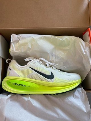 Nike Vomero 18 sin estrenar
