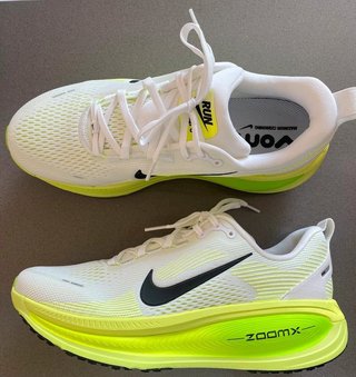 Nike Vomero 18 sin estrenar