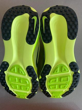 Nike Vomero 18 sin estrenar