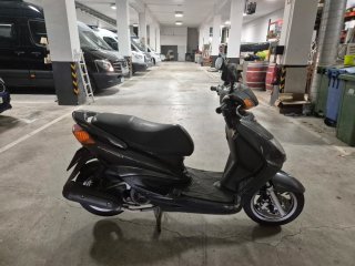 Yamaha Cygnus 125cc Scooter Negra/Gris