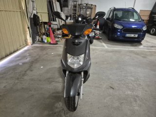 Yamaha Cygnus 125cc Scooter Negra/Gris