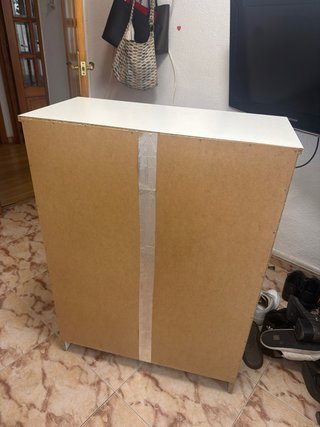 Cómoda blanca de madera como nueva