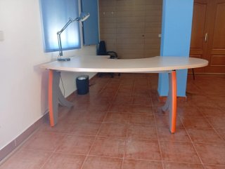 Mesa de oficina ovalada diseño moderno