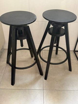Taburetes negros ajustables (2 unidades)