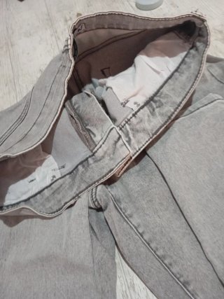 Pantalón tejano gris
