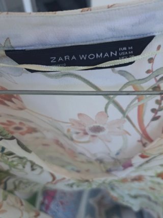 Blusa Zara floral talla M