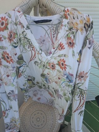 Blusa Zara floral talla M