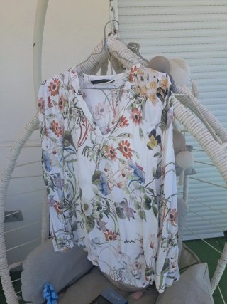 Blusa Zara floral talla M