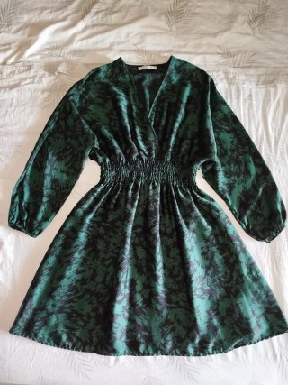 Abito corto verde e nero maniche lunghe