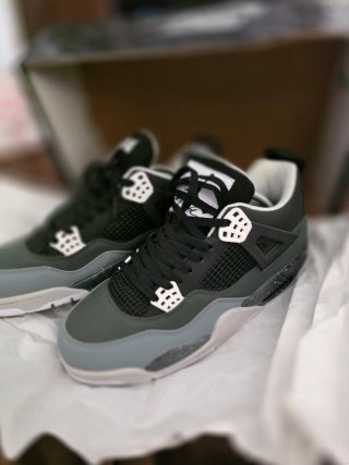 Air Jordan 4 Retro Fear Pack Gris Negro