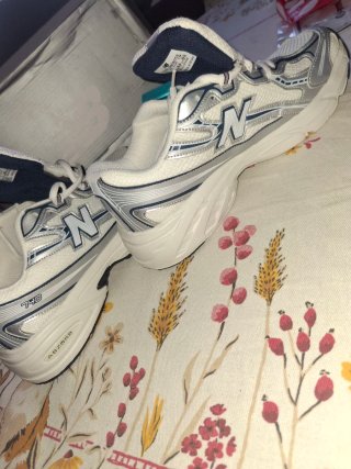 New Balance 740 Talla 42 Plata/Blanco