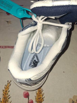 New Balance 740 Talla 42 Plata/Blanco