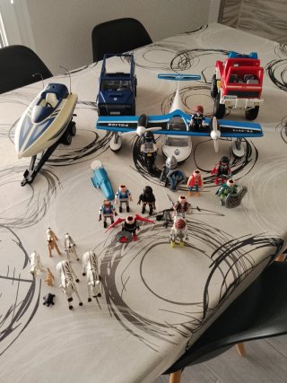 Playmobil: Vehículos y Figuras