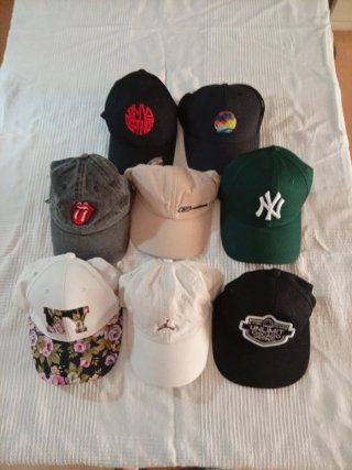 Lote de Gorras Variadas