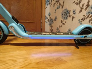 Patinete eléctrico infantil azul