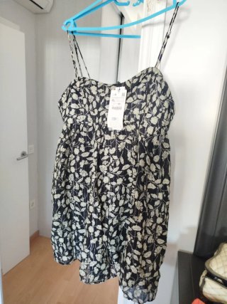 Mono corto Zara estampado floral XL