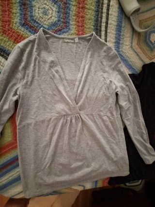 Ropa premamá: 2 tops y 2 pantalones