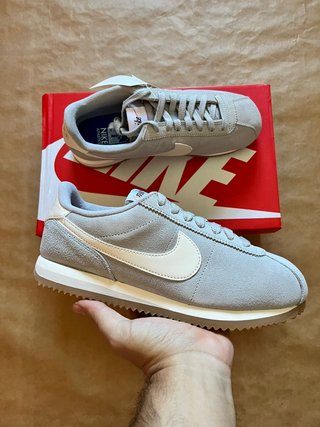 Zapatillas Nike Cortez Ante Gris Blanco