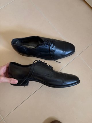 Zapatos de vestir negros con cordones