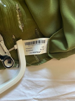 Falda Zara verde con detalles plateados